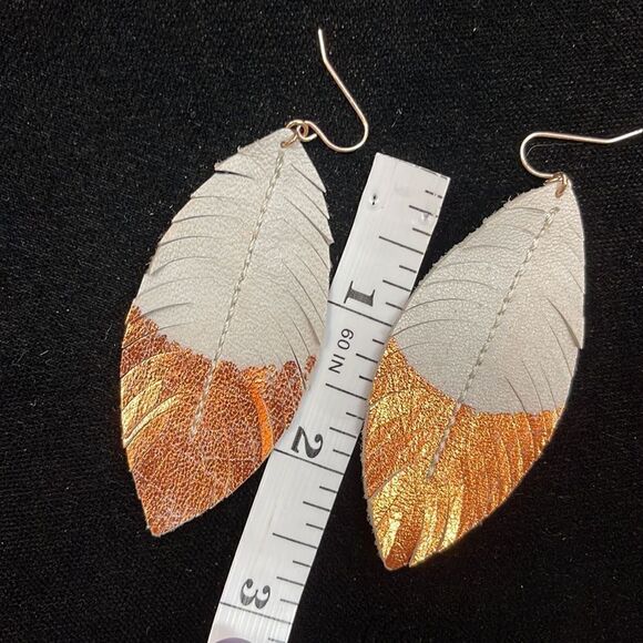 Premier Designs Light As a Feather Gray and Rose Gold Earrings - Picture 2 of 3